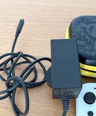 Nintendo Switch OLED + 4 Juegos