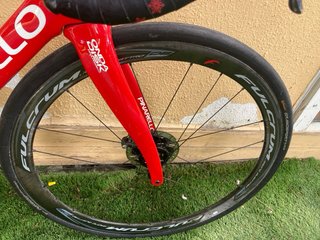 Bicicleta Pinarello GAN Disk Ultegra