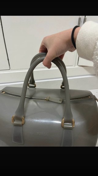 Bolso Furla Gris Grande y Espacioso