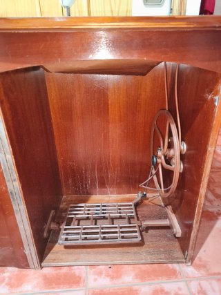 Mueble Singer Máquina de Coser