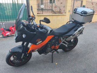 KTM 990 Supermoto Negra y Naranja