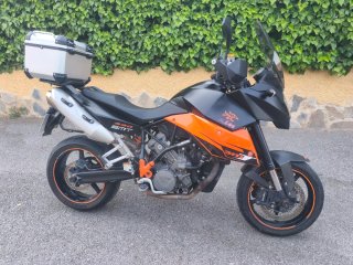 KTM 990 Supermoto Negra y Naranja