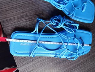 Sandalias EVEN&ODD azules atadas