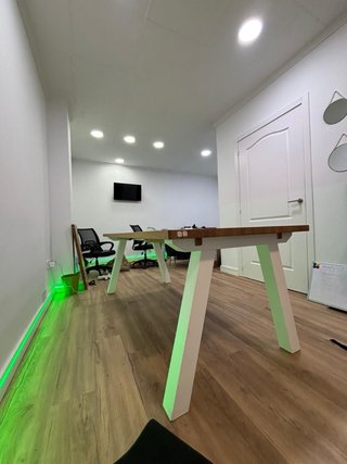 Tavolo da pranzo in legno e metallo