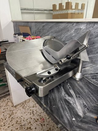 Cortadora de fiambres profesional