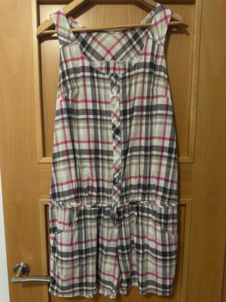 Mono/vestido cuadros beige y rosa