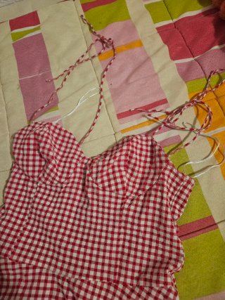 Vestido Guess cuadros rojo y blanco