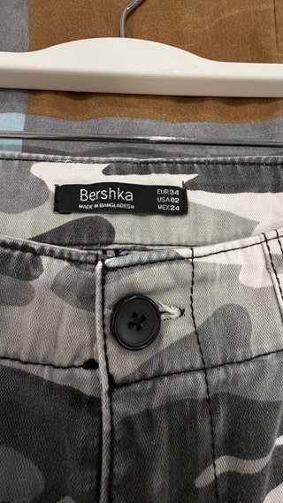 Calças Camufladas Bershka Cinza e Branco