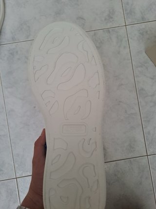 Sneakers Alexander McQueen bianche e blu