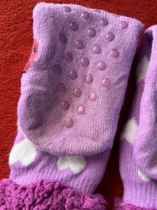 Calcetines unicornio morados y blancos