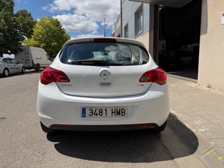 Opel Astra 2014