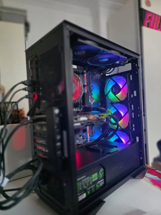 PC Gaming MSI con RGB