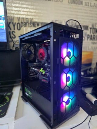 PC Gaming MSI con RGB