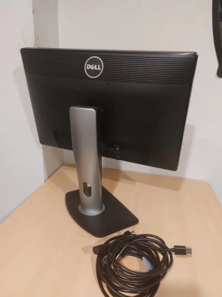 Pantalla Dell P2213t Negra con cables