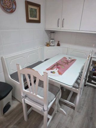 Banco esquinero, mesa y 2 sillas Para cocinar