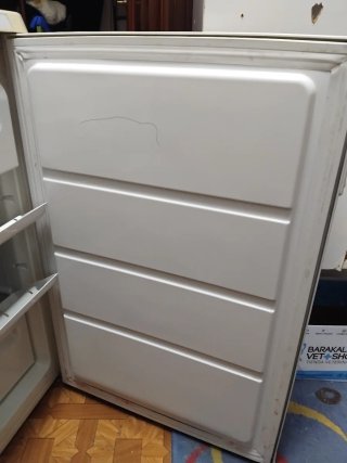 Nevera congelador pequeña Zanussi