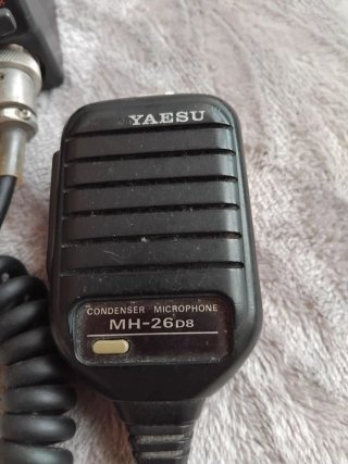 Emisora Yaesu FT-2200 + Micro MH-26D8 (Revisada)