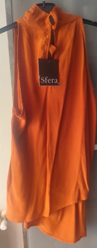 Top cuello halter naranja sin estrenar