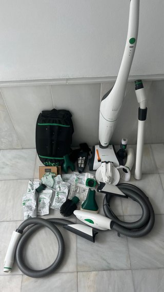 Aspiradora Kobold VB 110 con accesorios
