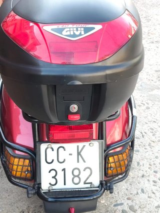 Vespa TX 200 Roja