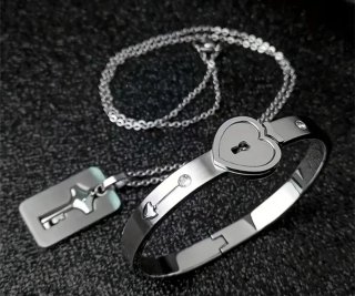 Pulsera y collar acero corazón y llave para abrir