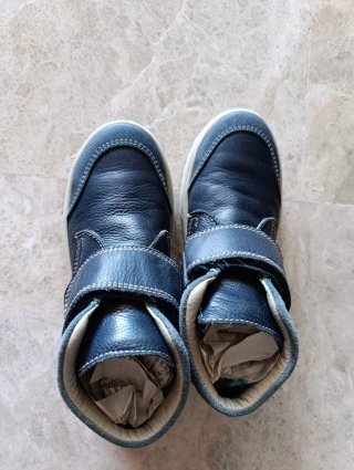 Zapatillas botín azul y blanco