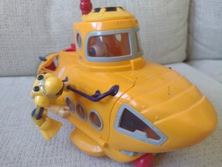 Submarino Fisher Price Amarillo
