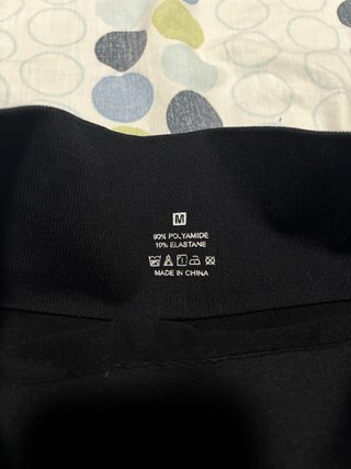 Pantalón corto negro deportivo
