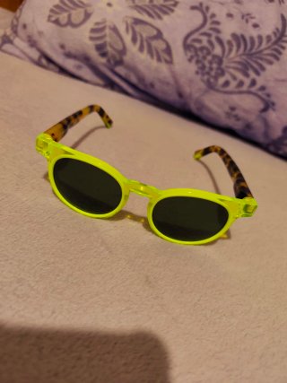 Gafas de sol tortuga y neón