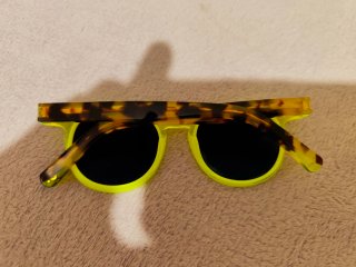 Gafas de sol tortuga y neón
