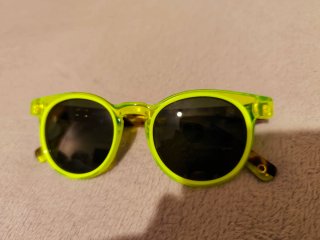 Gafas de sol tortuga y neón