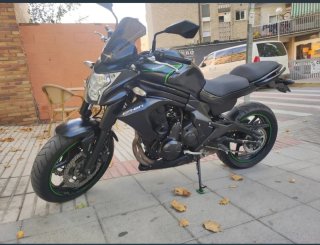 Kawasaki Naked Negra y Verde