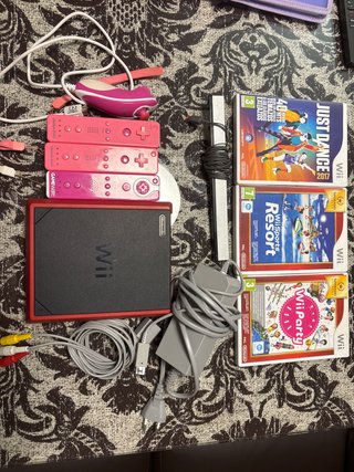 Consola Wii + Accesorios y 3 Juegos