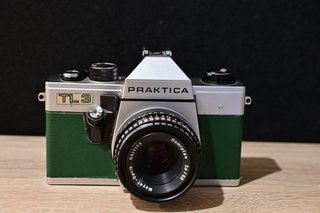 Consegna di fotocamere Praktica