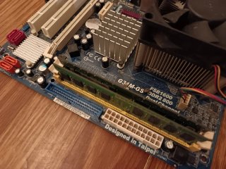 Placa base ASRock G31M-GS y varias cosas más.