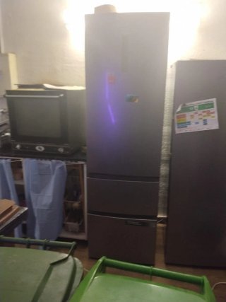 Nevera combi gris más 1 nevera sin congelador