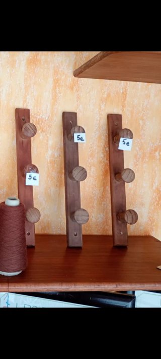 Percheros de madera rústicos