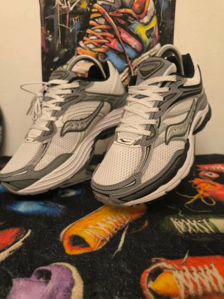 Zapatillas Saucony Omni 9 Gris y Blanco