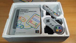 Nintendo Super Famicom con Caja