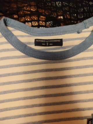 Camiseta Victorio y Lucchino Rayas Azul/Blanco