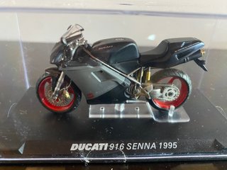 Modellino Ducati 916 Senna 1995 scala 1:24