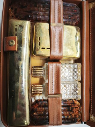 Neceser viaje vintage con accesorios originales