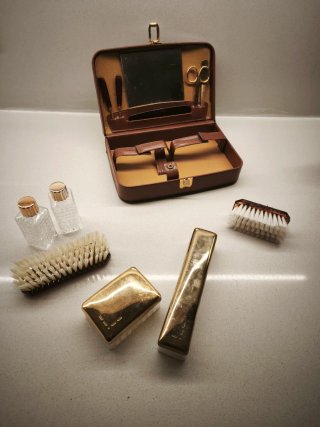 Neceser viaje vintage con accesorios originales