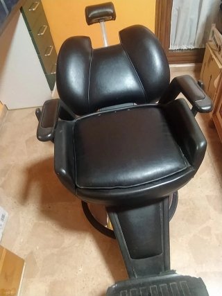 Sillón de peluquería negro
