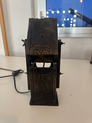 Lámpara de mesa de madera