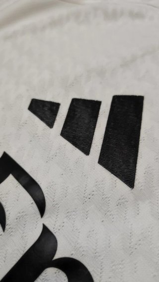 Camiseta Real Madrid 24-25 versión jugador XL.