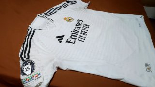Camiseta Real Madrid 24-25 versión jugador XL.