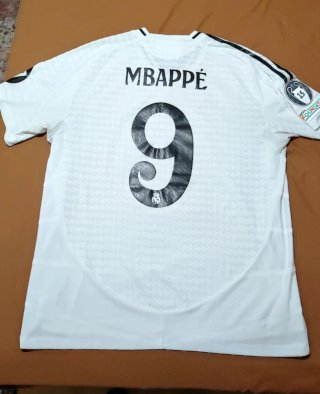 Camiseta Real Madrid 24-25 versión jugador XL.