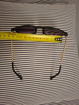 Occhiali da sole stile Bottega Verde neri e oro