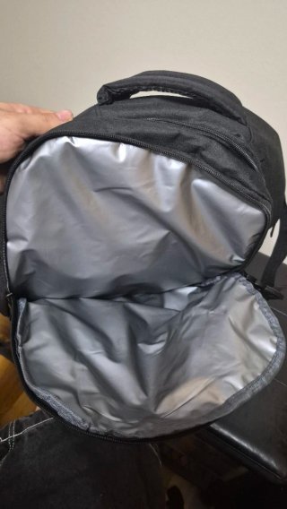Mochila muy reforzada con cargador y térmica